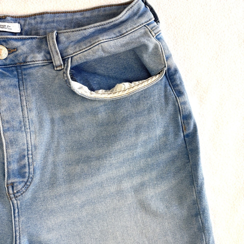 Forever 21 Light Blue Two-Tone 90’s Button Fly Straight Leg Mid Weight Jeans 14 - Picture 7 of 16